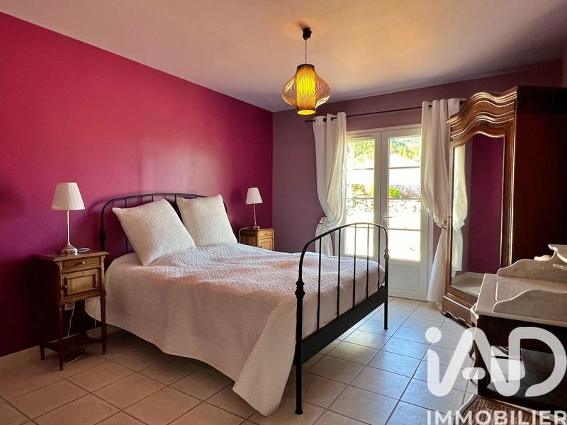 Maison - 266 m² - 7 pièces