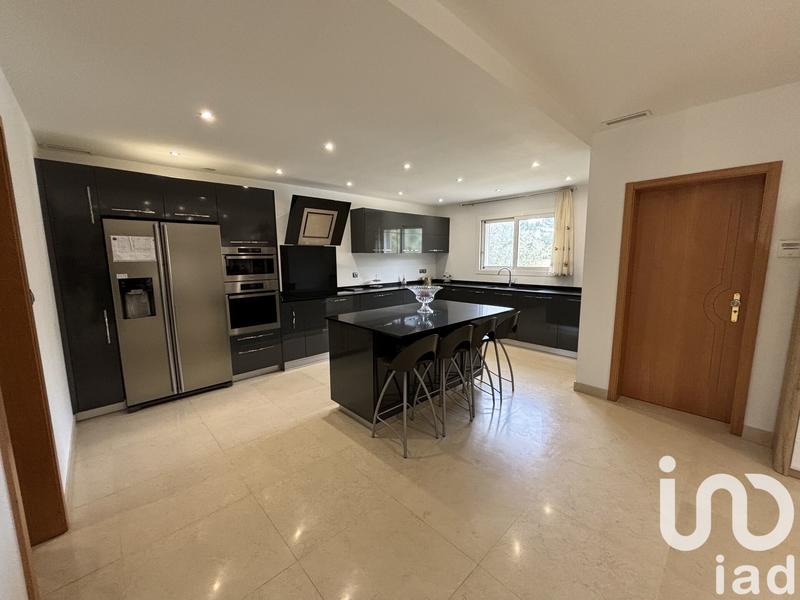 Maison - 180 m² - 6 pièces