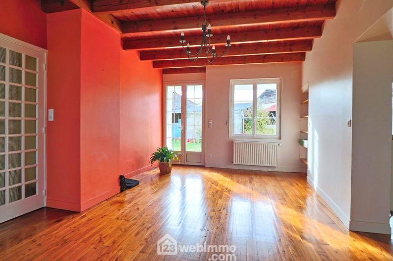 Maison - 240 m² - 8 pièces