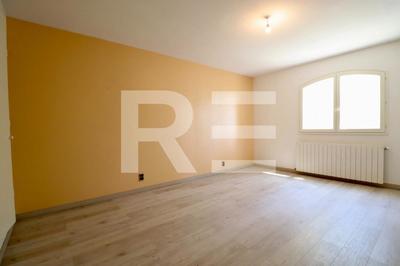 Maison - 250 m² - 14 pièces