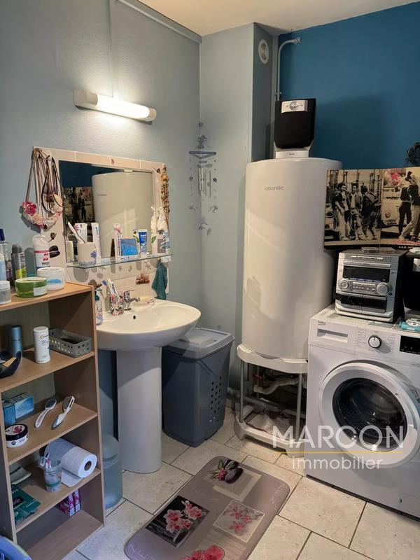 Propriété - 239 m² - 9 pièces