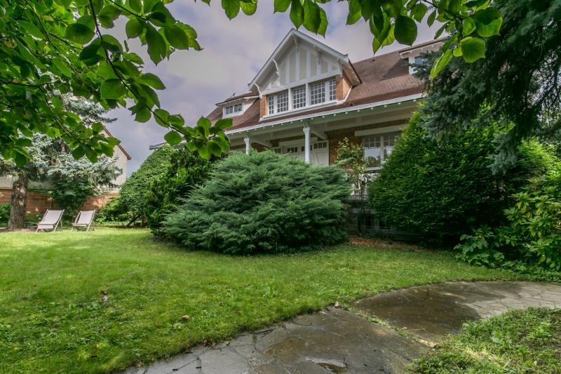 Propriété - 200 m² - 8 pièces