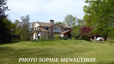 Maison - 350 m² - 8 pièces