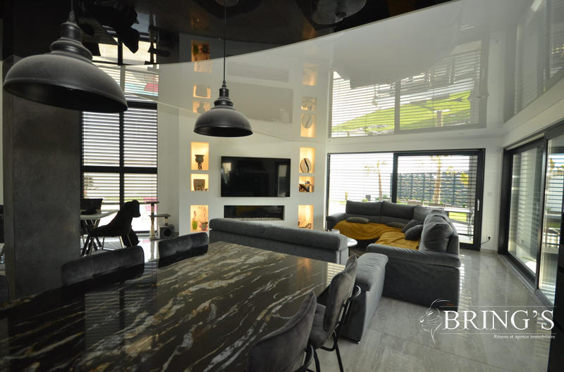 Villa - 275 m² - 7 pièces