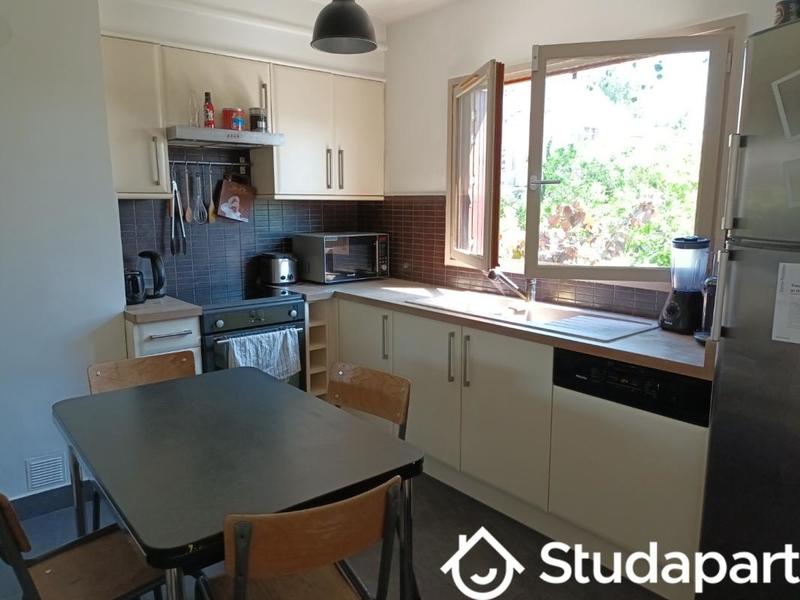 Chambre - 12 m² - 1 pièce