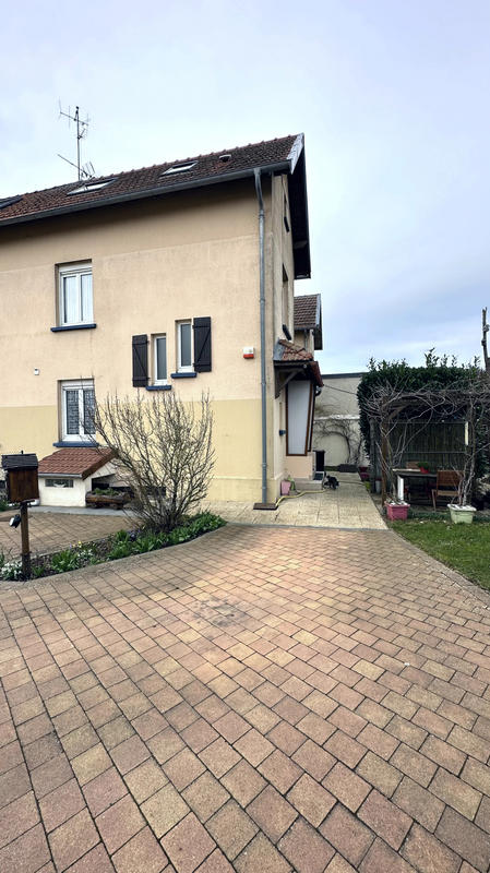 Maison - 98 m² - 6 pièces