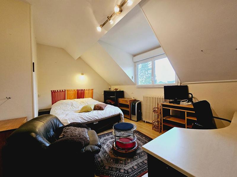 Maison - 229 m² - 9 pièces