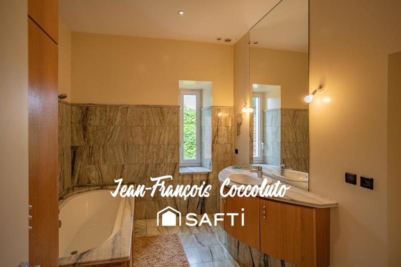 Maison de maîtres - 446 m² - 15 pièces