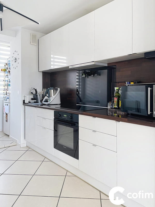 Appartement - 93 m² - 4 pièces