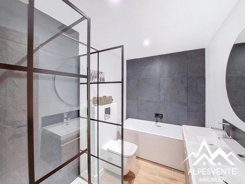 Appartement - 80 m² - 4 pièces