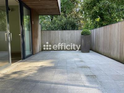 Maison - 392 m² - 10 pièces