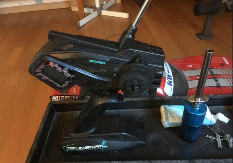 Voiture piste radiocommandée 1/8 ème