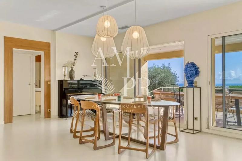 Villa - 233 m² - 5 pièces