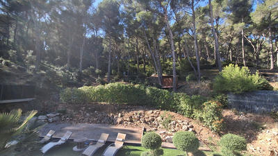 Maison - 230 m² - 8 pièces