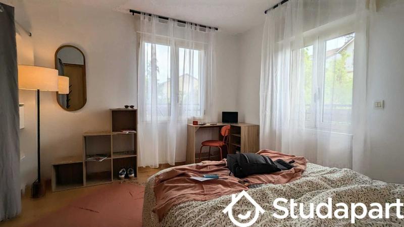 Chambre - 12 m² - 1 pièce