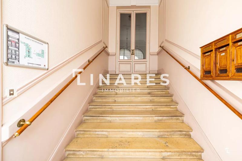 Appartement - 211 m² - 6 pièces