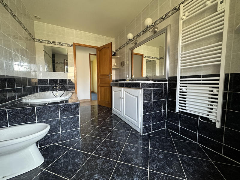 Maison - 150 m² - 5 pièces