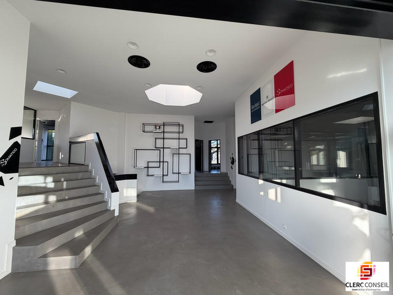Bureau - 454 m²