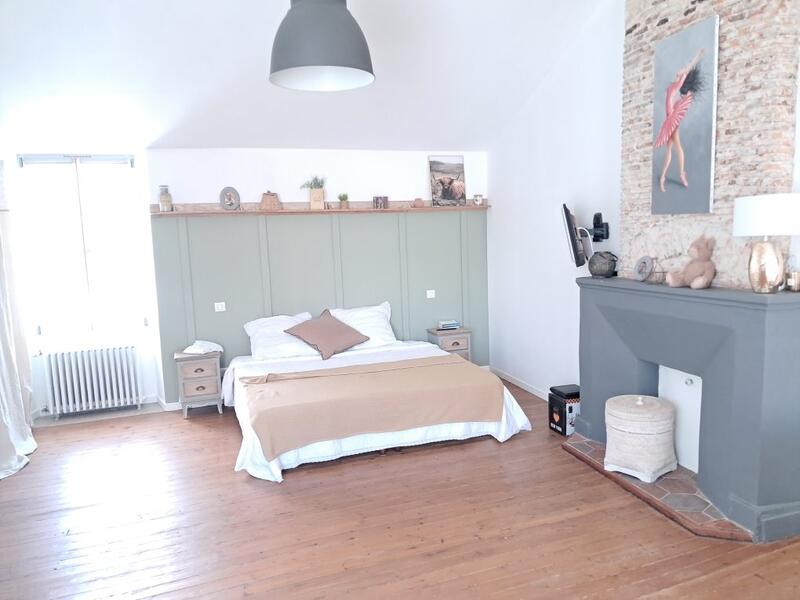 Maison traditionnelle - 240 m² - 8 pièces