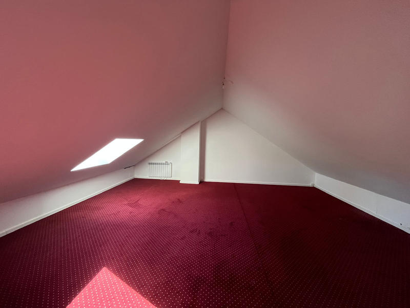 Maison - 185 m² - 8 pièces