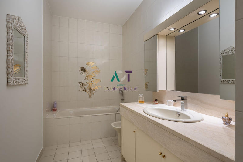 Appartement - 144 m² - 4 pièces