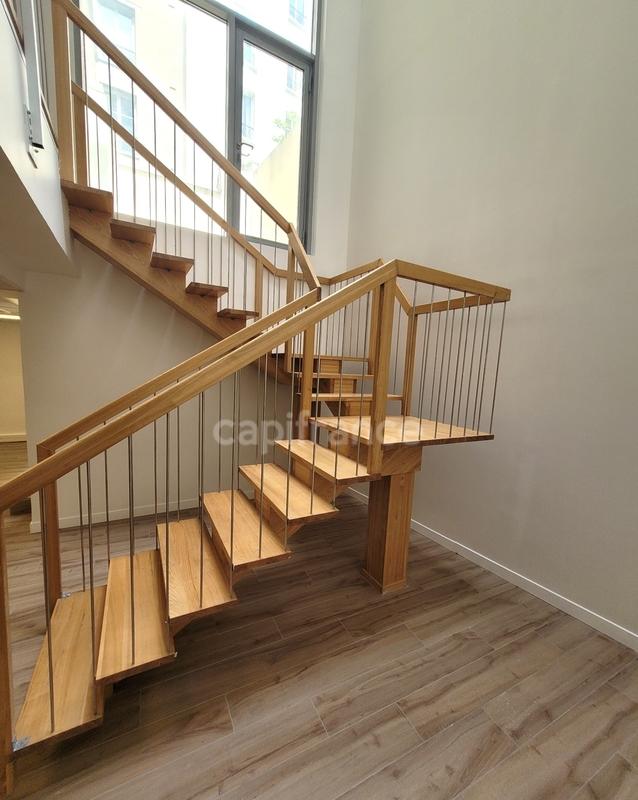 Local commercial - 200 m² - 4 pièces