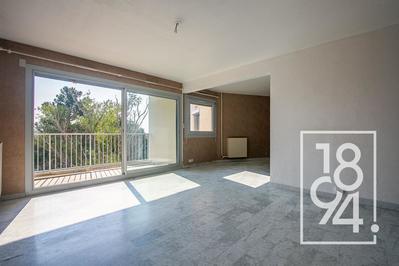 Appartement - 79 m² - 3 pièces