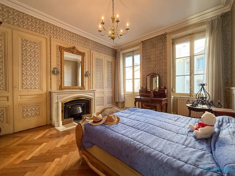 Appartement - 102 m² - 4 pièces