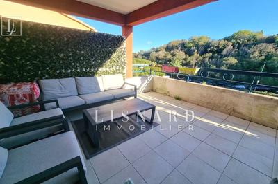 Appartement - 85 m² - 4 pièces