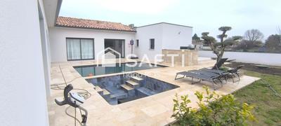 Maison - 182 m² - 6 pièces