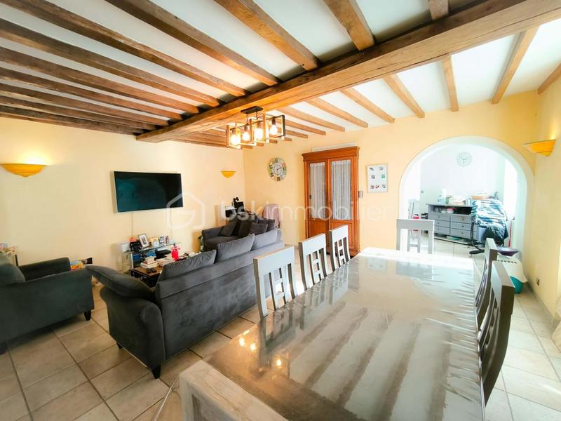 Maison traditionnelle - 219 m² - 7 pièces