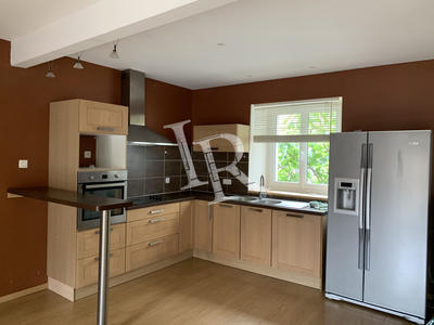 Maison - 90 m² - 3 pièces