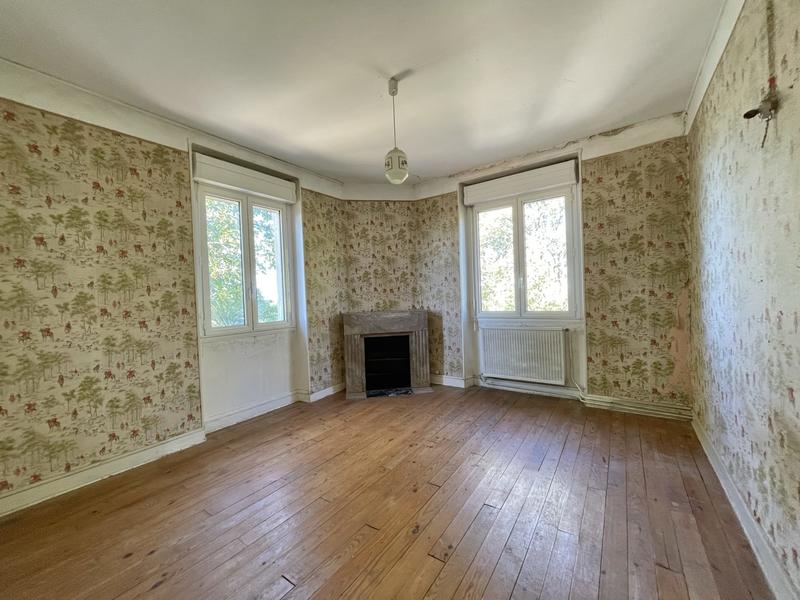 Maison traditionnelle - 200 m² - 8 pièces