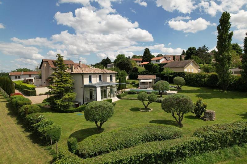 Maison - 200 m² - 5 pièces