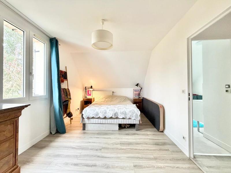 Maison - 98 m² - 5 pièces