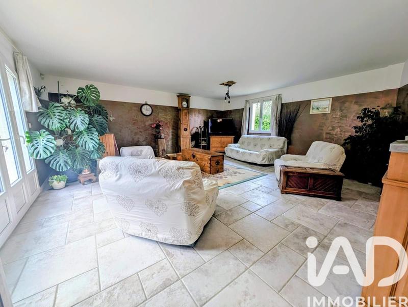 Maison - 271 m² - 9 pièces