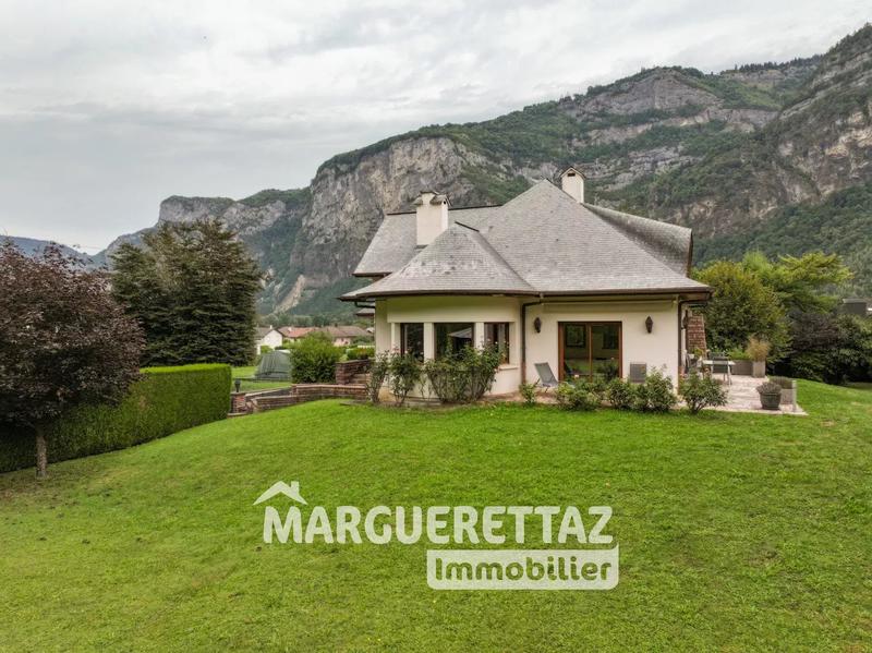 Villa - 290 m² - 8 pièces