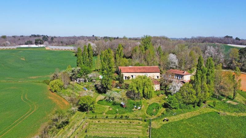 Maison - 260 m² - 9 pièces