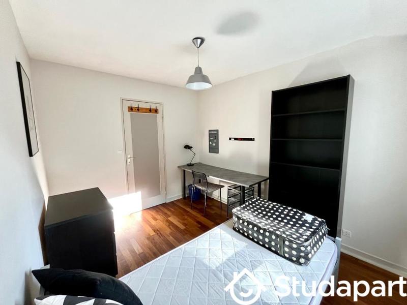 Chambre - 11 m² - 1 pièce