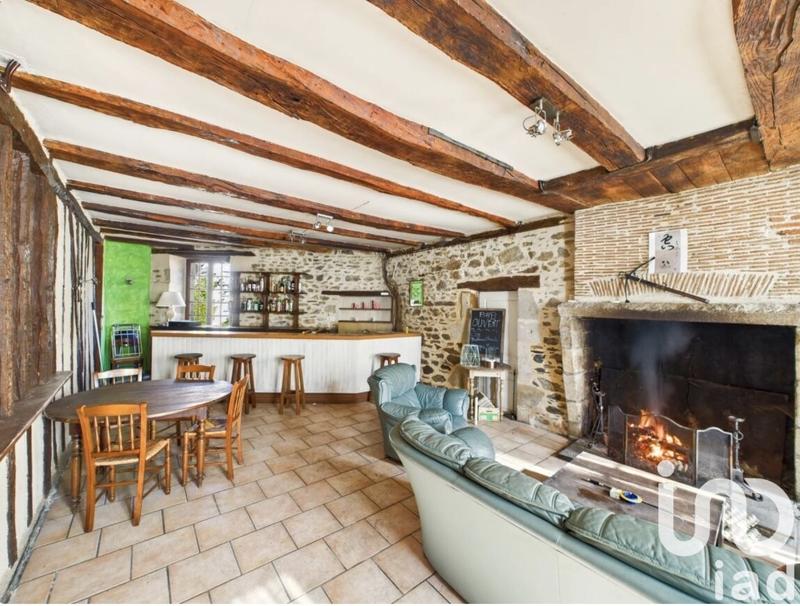 Maison - 311 m² - 10 pièces