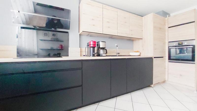 Appartement - 98 m² - 5 pièces