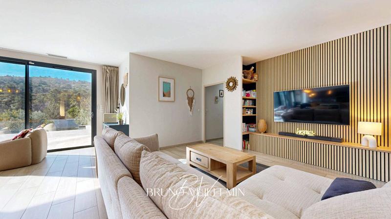 Villa - 219 m² - 7 pièces