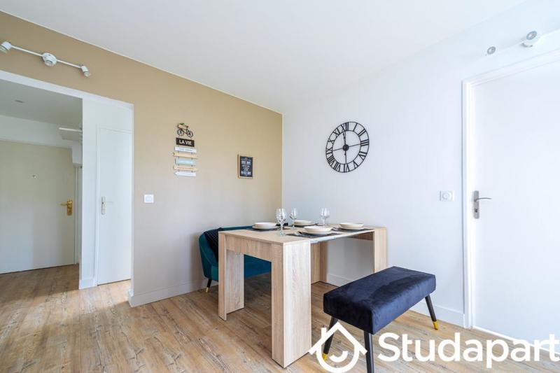 Chambre - 11 m² - 1 pièce