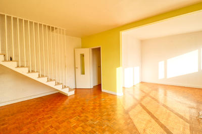 Appartement - 117 m² - 6 pièces