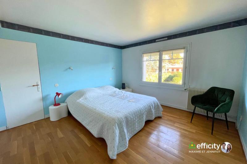 Maison - 260 m² - 7 pièces