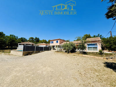 Maison - 310 m² - 10 pièces