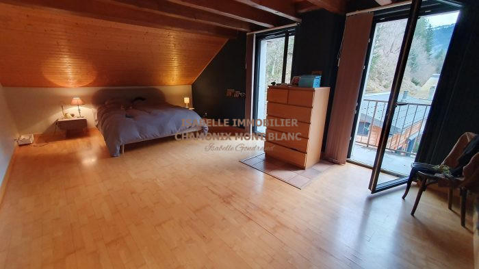 Maison traditionnelle - 174 m² - 7 pièces