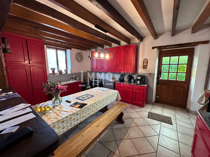 Maison - 220 m² - 8 pièces