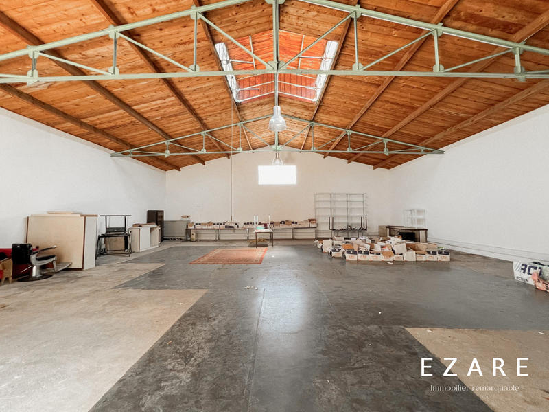 Maison - 596 m² - 9 pièces