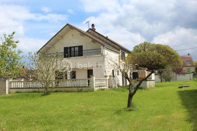 Maison - 238 m² - 13 pièces